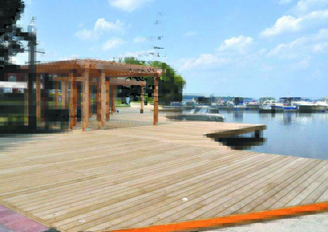 Scugog pier boardwalk on sunny day